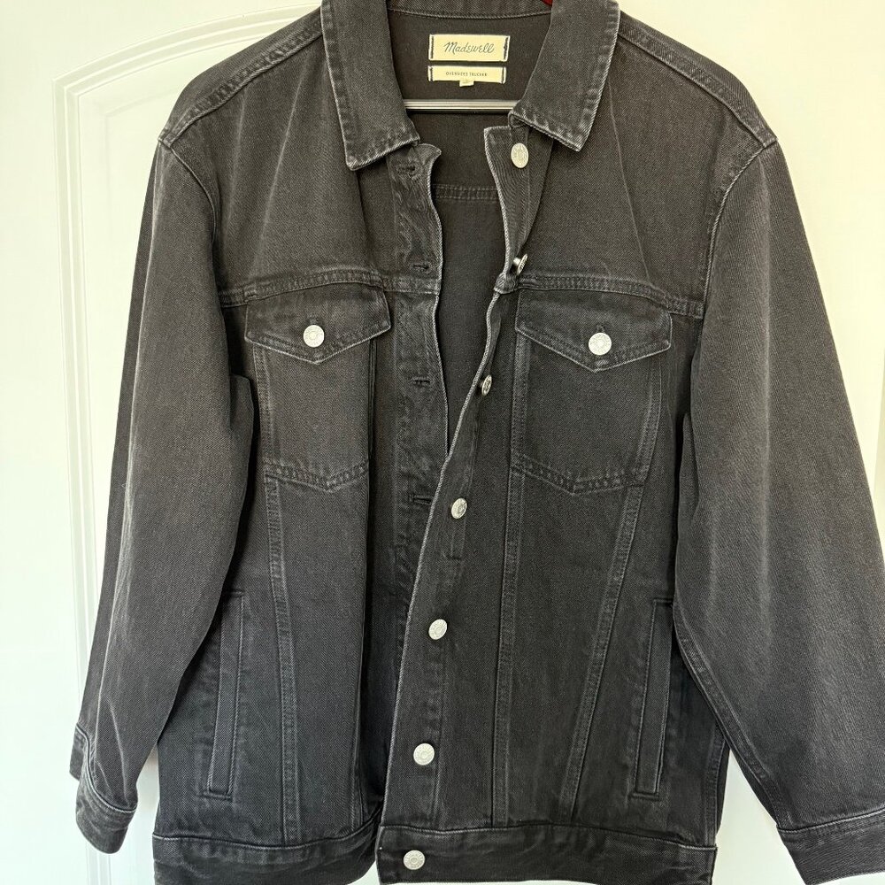 Madewell Oversize Trucker Jean Jacket in Washed Black / Size Medium
